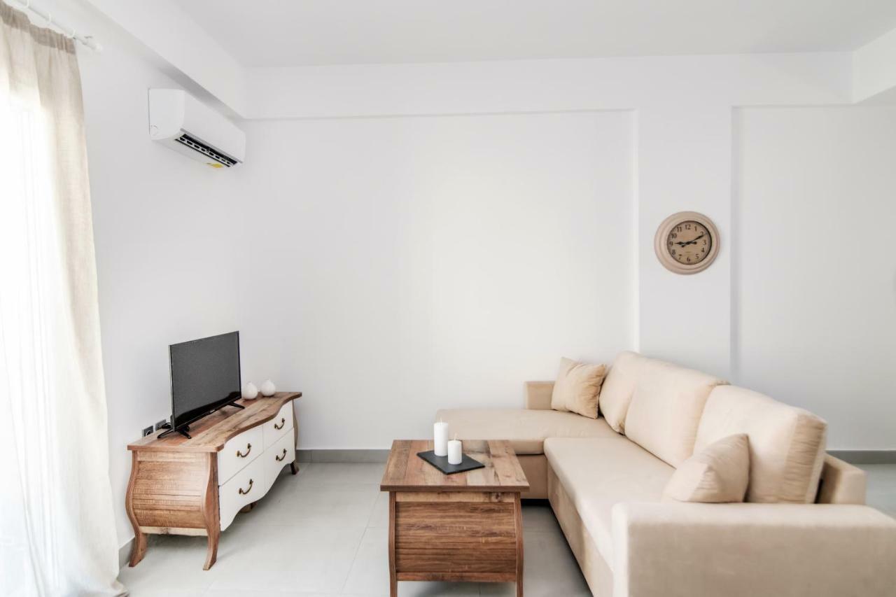 Lux 'N Comfort Apartments Tinos Ngoại thất bức ảnh