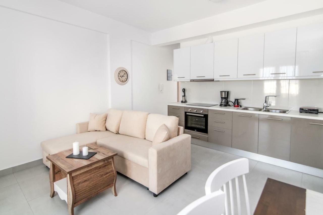 Lux 'N Comfort Apartments Tinos Ngoại thất bức ảnh