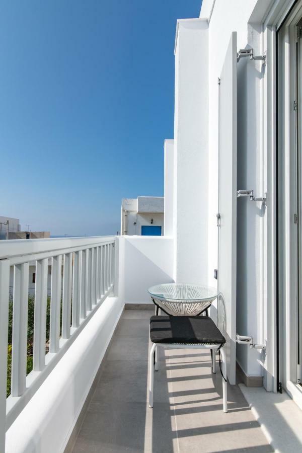 Lux 'N Comfort Apartments Tinos Ngoại thất bức ảnh