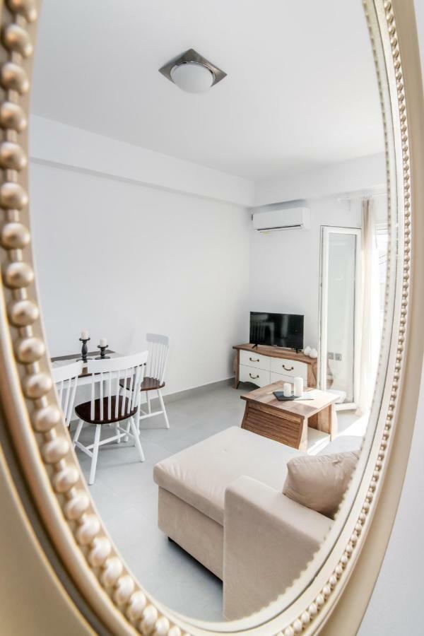 Lux 'N Comfort Apartments Tinos Ngoại thất bức ảnh