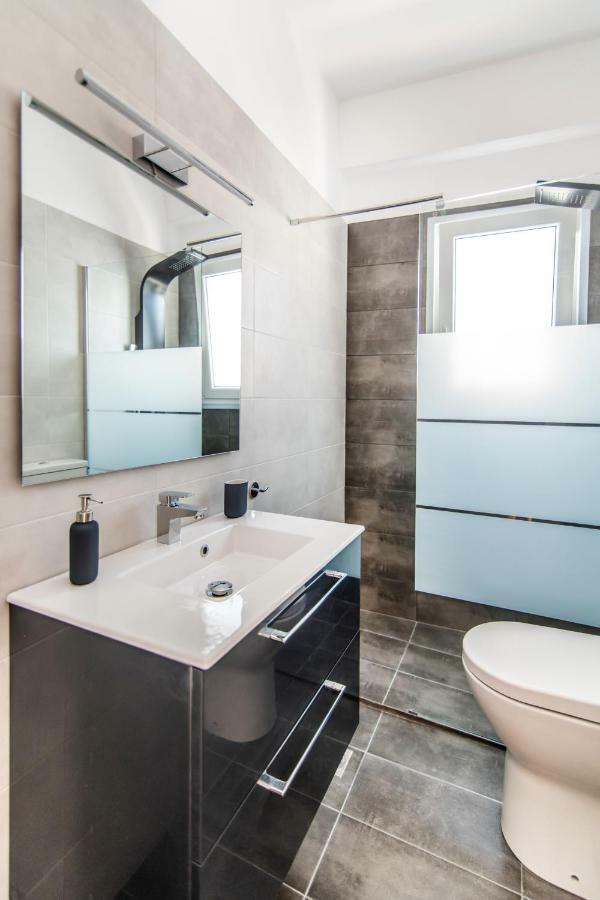 Lux 'N Comfort Apartments Tinos Ngoại thất bức ảnh